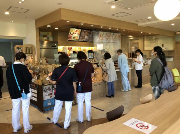 神奈川県横浜市神奈川区 カフェ・ド・クリエ 市立横浜市民病院店 画像4